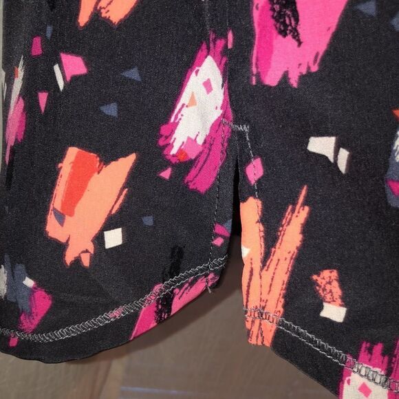 Infinity S Charcoal Gray Neon Pastel Paintbrush Strokes Stretch Scrub Top - Picture 9 of 15